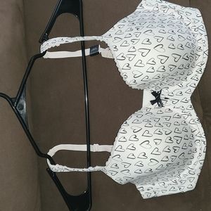 Victoria's Secret 34DD bra